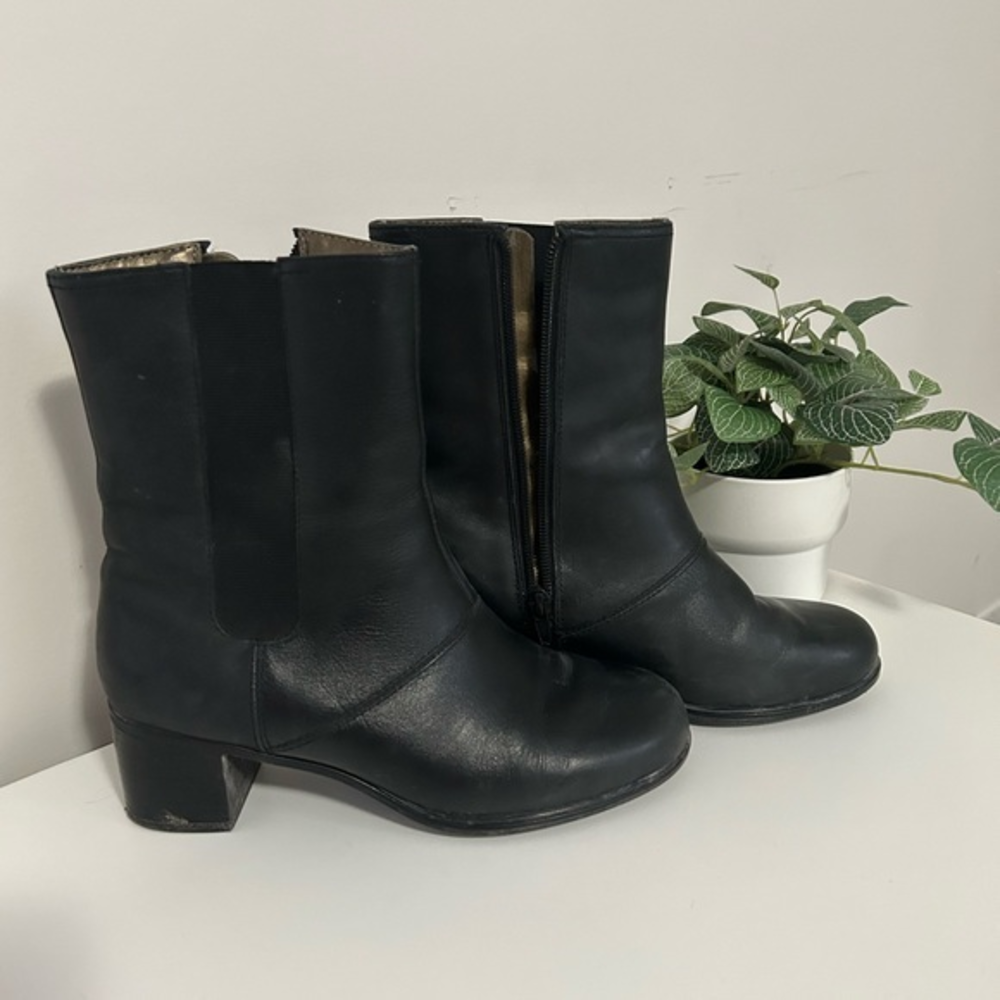 HUSH PUPPIES - black leather booties‎